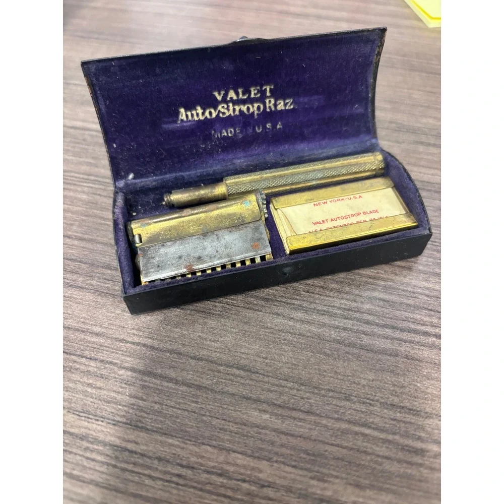 Vintage Valet AutoStrop Safety Razor Gold Tone Shaving Kit with Original Case
